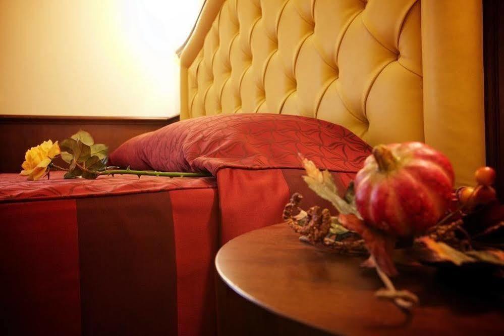 Domus Augusta Bed & Breakfast Roma Ngoại thất bức ảnh